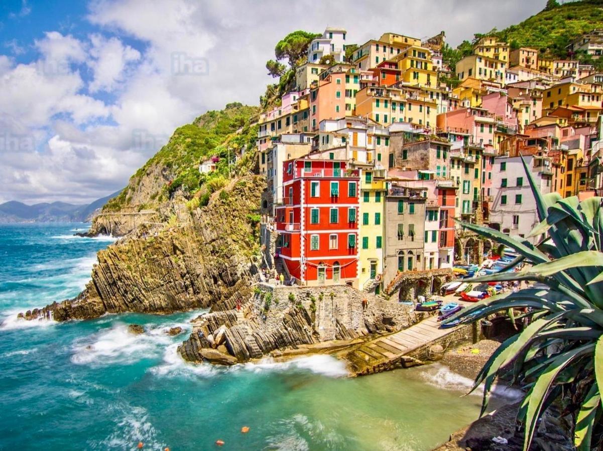 L'Arcobaleno Affittacamere Riomaggiore Bagian luar foto